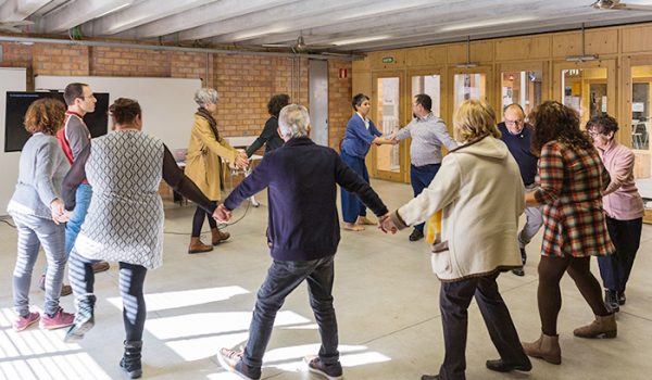 El Servei de Voluntariat de Sant Pere Claver promou i gestiona la participació de persones que, amb el seu temps i compromís, volen ser actors de transformació social, oferint suport i acompanyament a persones vulnerables o en risc d’exclusió, vinculades a la nostra entitat.